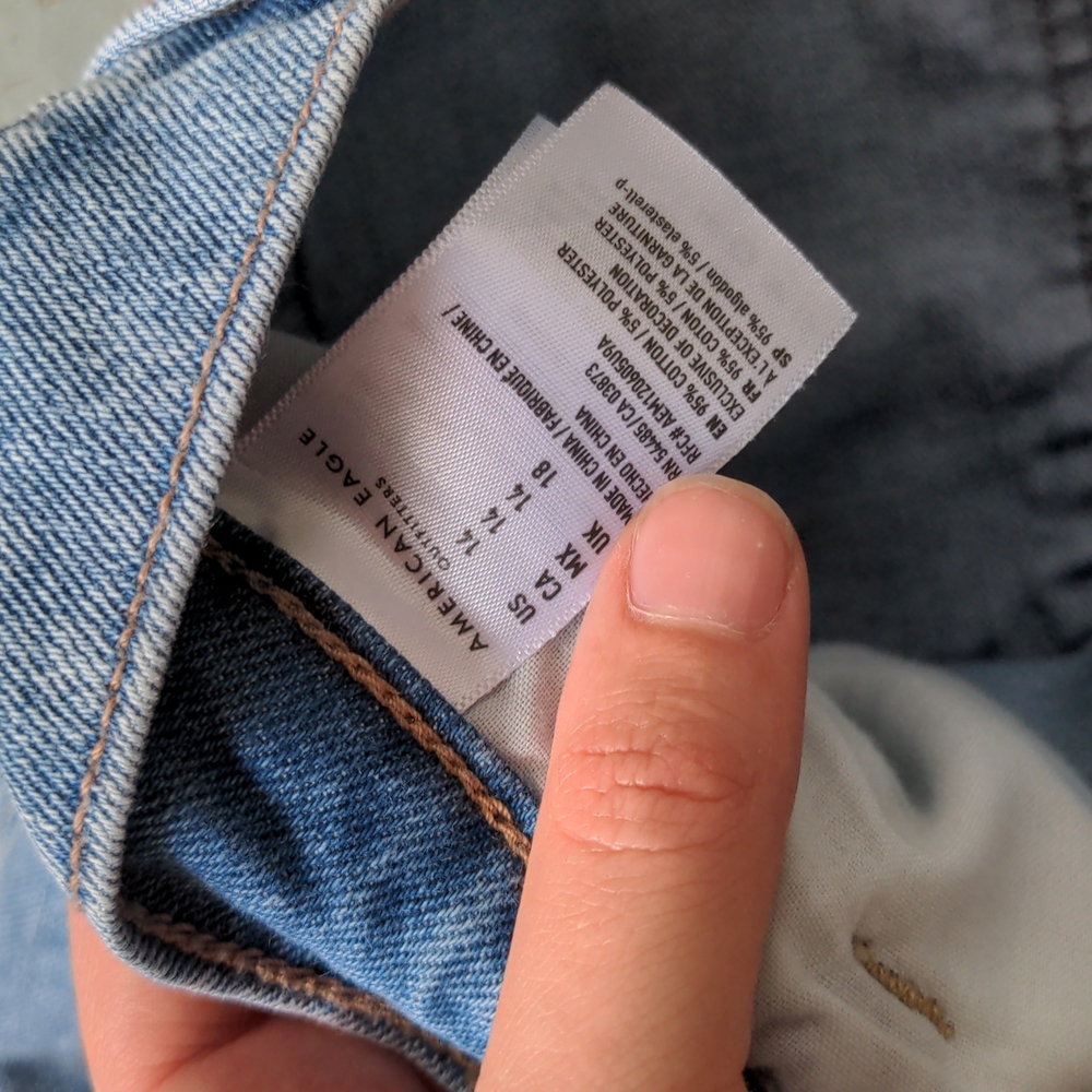 American Eagle distressed mom shorts - Picture 2 of 5